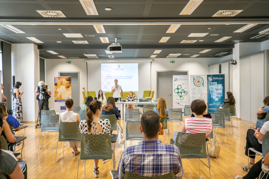 U ABC-u održana radionica 'Euro u Hrvatskoj': 'Dvojno iskazivanje cijena od 5. rujna'  