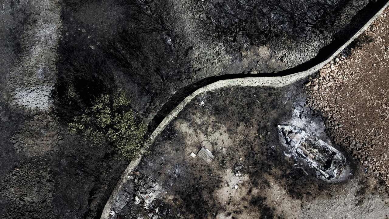 Dramatične snimke iz zraka pokazuju moć požara kod Zatona i Rasline