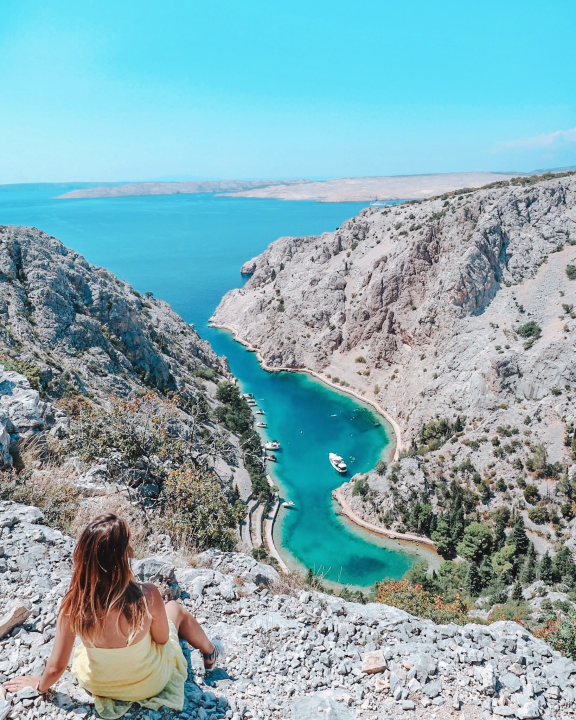  Sandru na društvenim mrežama prati 100 tisuća ljudi, a za dobru fotku diže se u zoru: 'Ljudi ne vjeruju da avion koji ste platili pet eura leti'
