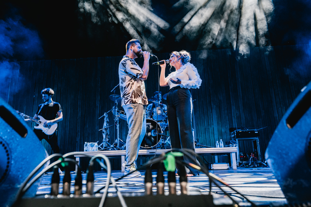 Odličan plesnjak na sv.Mihovilu uz Matiju Cveka, delirij nastao kad mu se pridružila Eni Jurišić