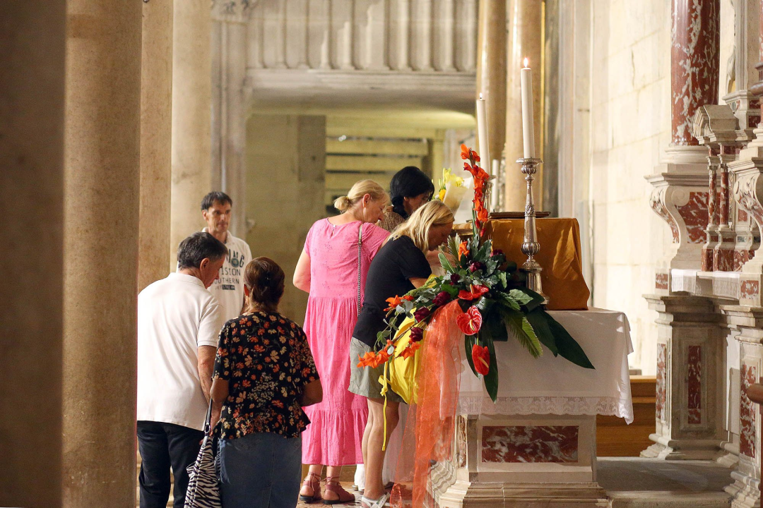 Danas se slavi sv. Kristofor, a u katedrali otvoren relikvijar u kojem se čuva njegova noga