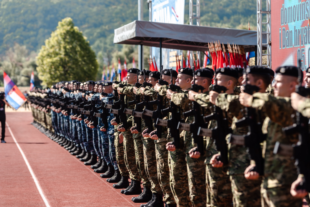 Pogledajte kako je danas bilo na obilježavanju 27. vojno-redarstvene operacije Oluja u Kninu 
