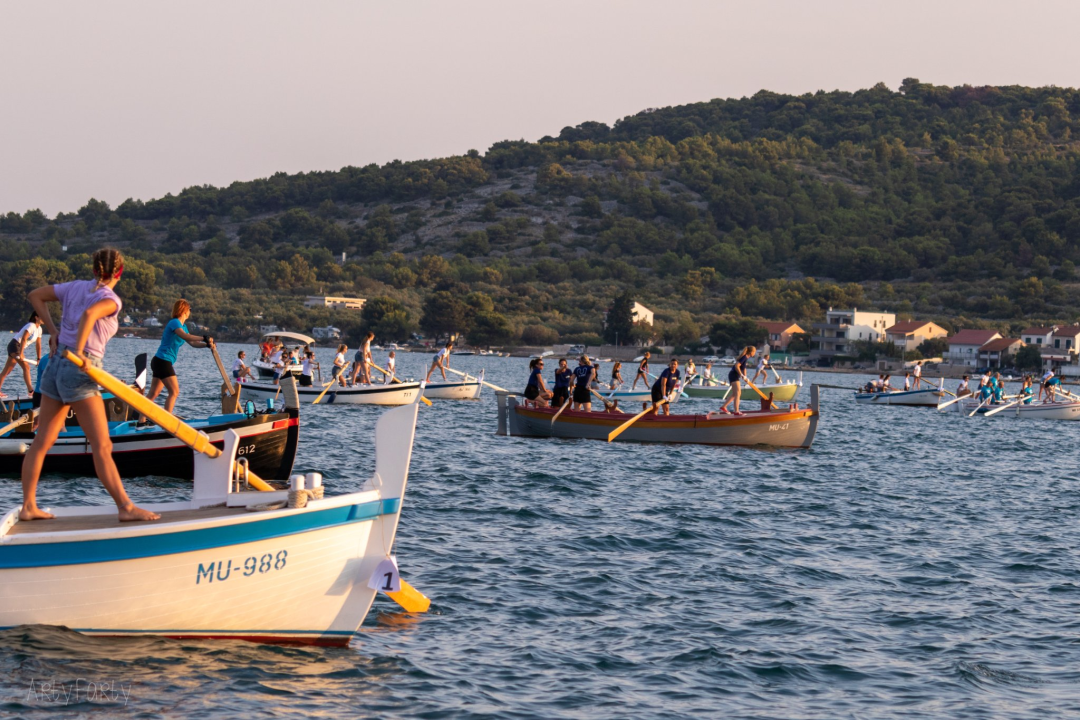 U Betini 16 posada veslalo na regati, najbrža bila 'Ekipa za ne biti doma'