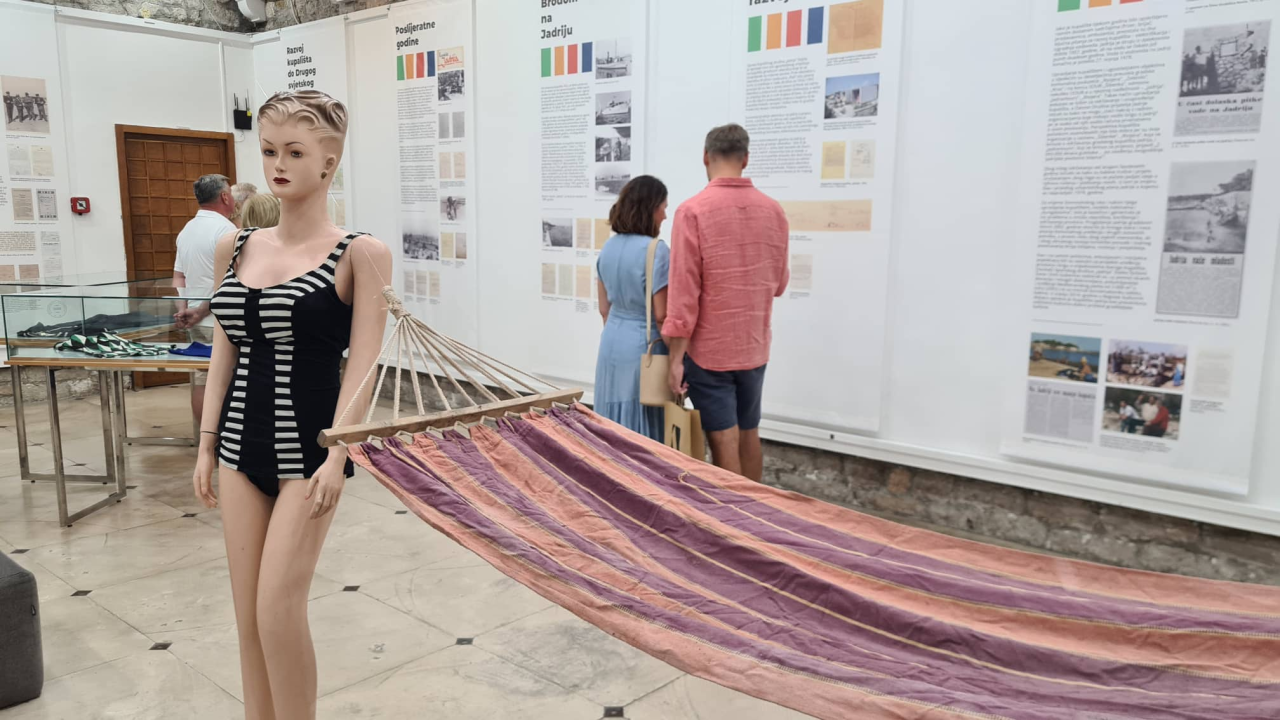 Izložba o Jadriji nije prošla bez krafni: 'Ako ljudi ne mogu tamo na kupanje, ne znaju gdje bi'