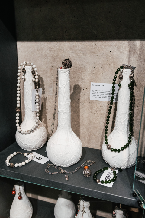 Šibenske tvrđave imaju najbolje darove i suvenire: Posteri, potići, majice, torbe, šalice i nakit, sve unikatno i maštovito!