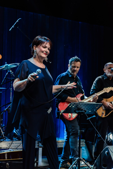 Zorica Kondža rasplesala tvrđavu bezvremenskim hitovima, ali i Oliverom i Tinom Turner