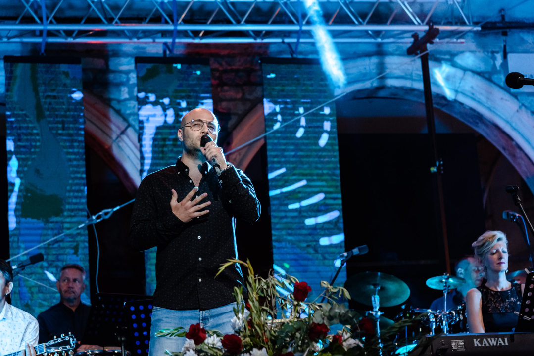 Dok žiri bira pobjednike i dok se zbrajaju glasovi publike, pogledajte fotografije svih izvođača 25. Šansone