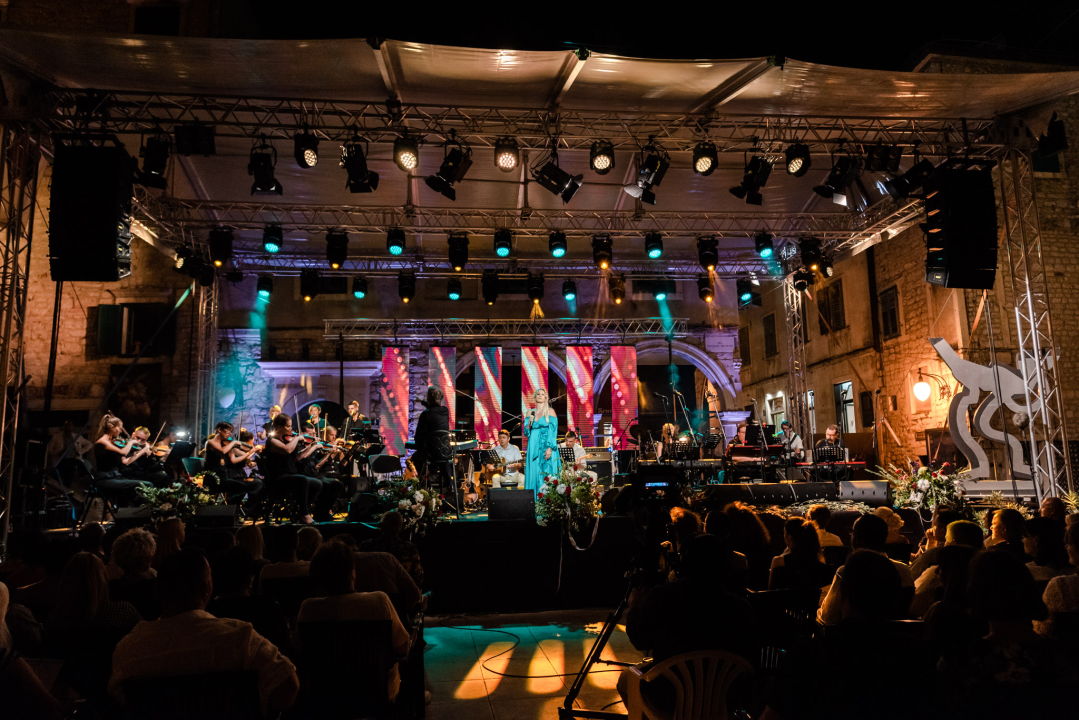 Dok žiri bira pobjednike i dok se zbrajaju glasovi publike, pogledajte fotografije svih izvođača 25. Šansone