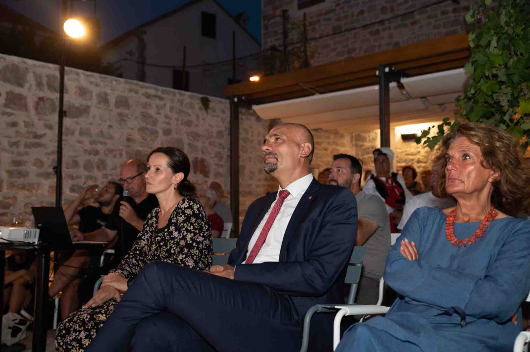 U kući Šare svečano proglašeni laureati zaslužni za 100 godina zlarinskog turizma