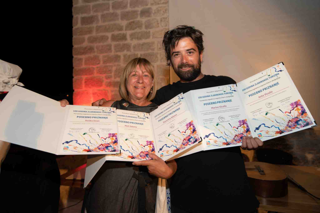 U kući Šare svečano proglašeni laureati zaslužni za 100 godina zlarinskog turizma
