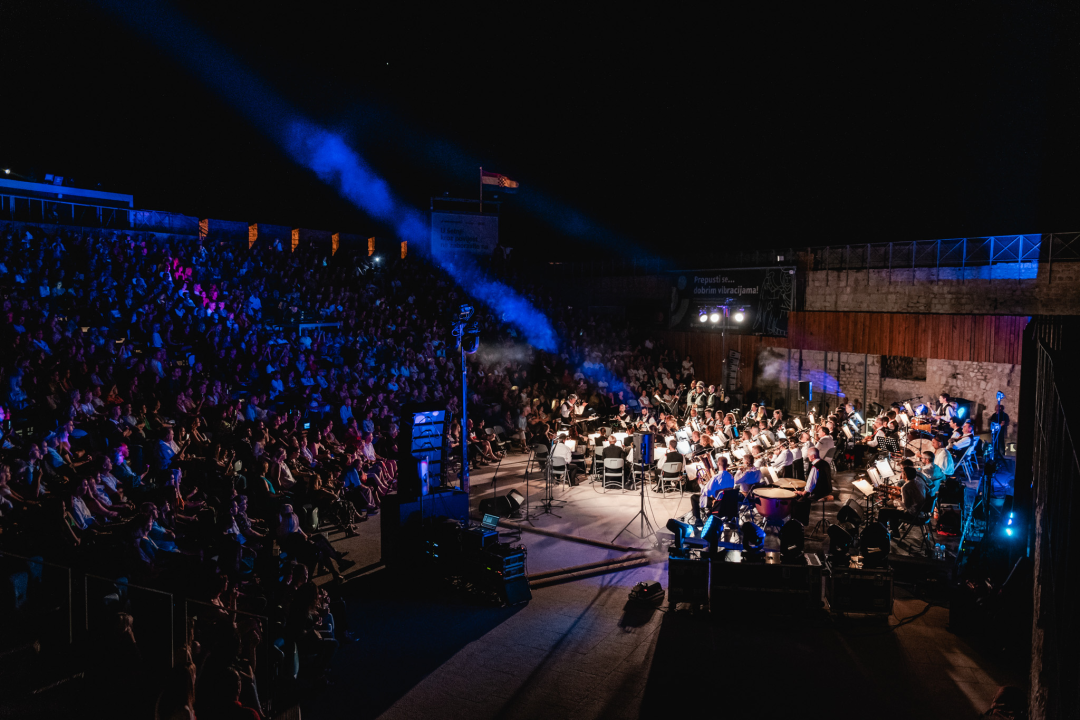 Od Zvona moga grada do Noćas te sanjam majko: Prava šibenska večer na Mihovilu uz Glazbu i 4 Tenora