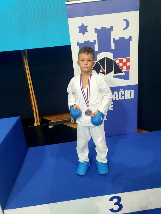 KK 'Okit Vodice' sa 9. 'Zagreb karate kupa' se vratio sa 12 medalja 