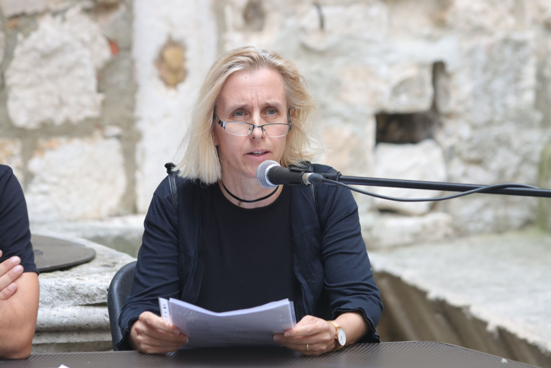 Ponos festivala ŠKURE: Preko 20 neafirmiranih pjesnika i pisaca pojavilo se danas kod krstionice