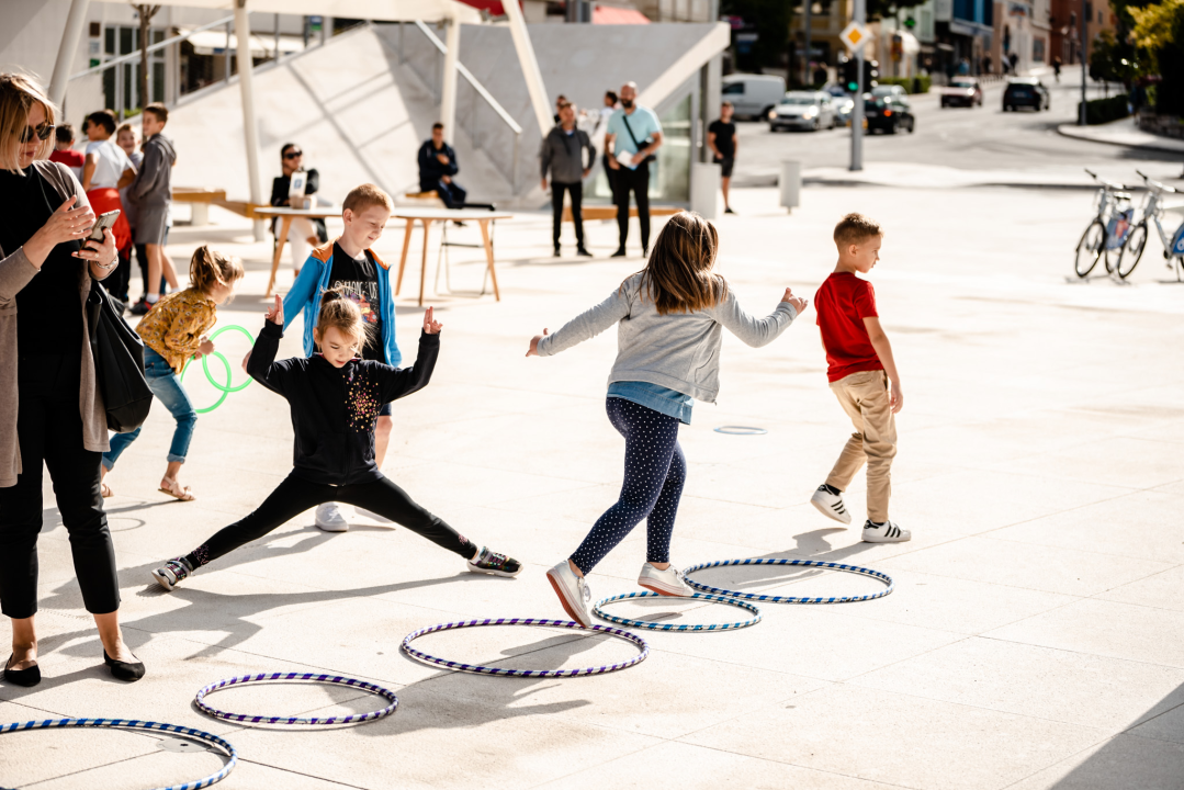 Poljana puna djece: Voze električne romobile i bicikle, uče o sigurnosti u prometu