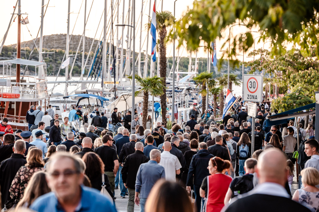 Uz pidoće i klapu u Šibeniku obilježen Dan hrvatskih branitelja: 'U slobodi smo se više dijelili nego spajali'