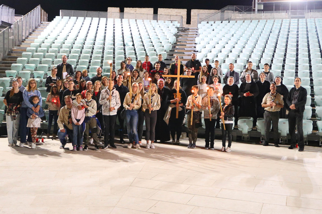 Ususret sv. Mihovilu održana procesija mladih u Šibeniku