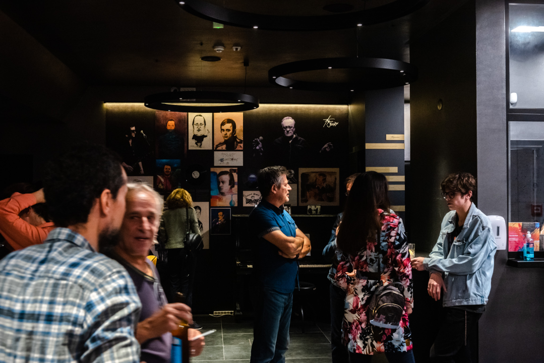 Totalno drugačija projekcija: Prije filma o Bowieju, posjetitelji u Arsenu uživali u glazbi i 'Stardust' koktelima