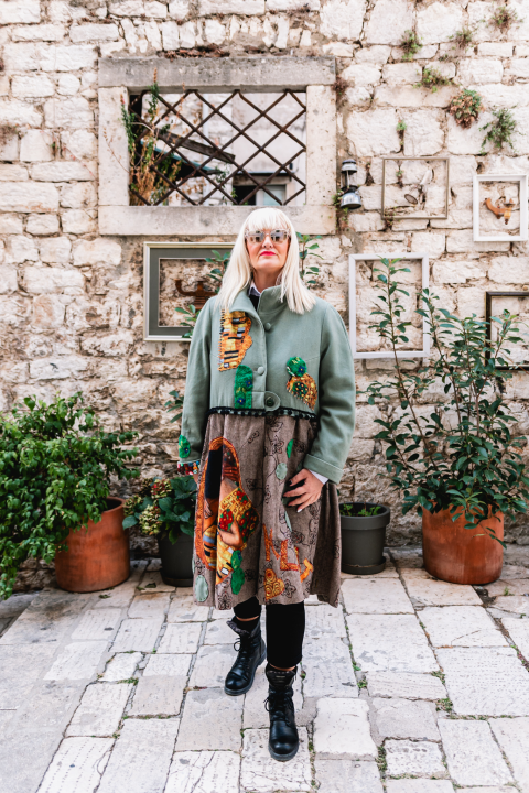 Garderobu osvježite dizajnerskim komadima iz Galerije Juraj Dalmatinac, dom umjetninama po super cijenama