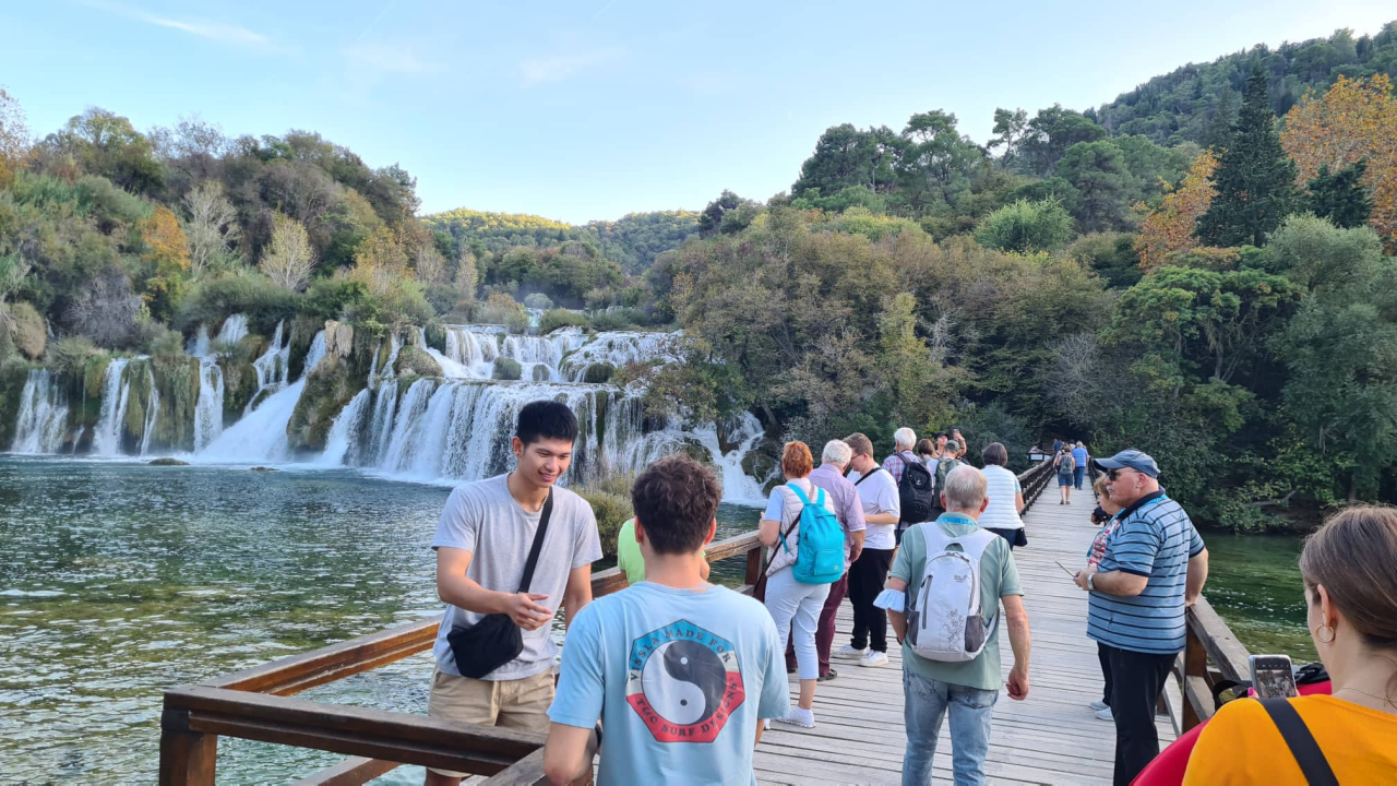 Lijepo vrijeme brojni iskoristili za đir do Skradinskog buka