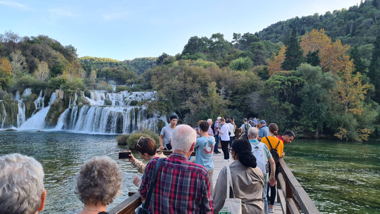 Lijepo vrijeme brojni iskoristili za đir do Skradinskog buka