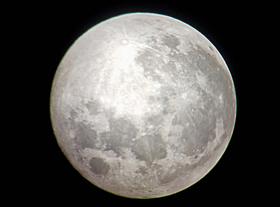 Pogled na pun mjesec iznad Šibenika oduzima dah