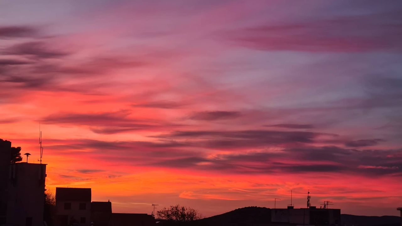 Kao da gori nebo: Jeste li vidjeli bajkoviti zalazak?