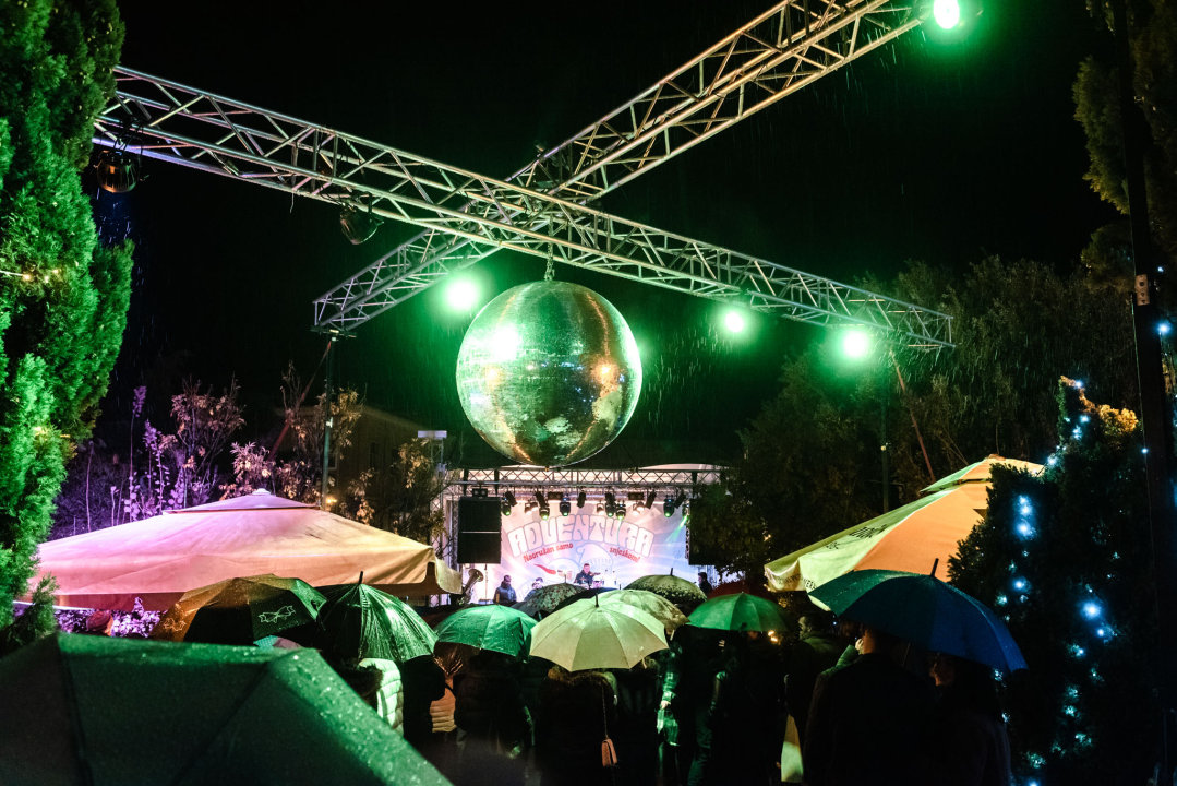 Počela je Adventura u đardinu: Pljuštalo je, ali uz Madre Badessu lakše se izdrži