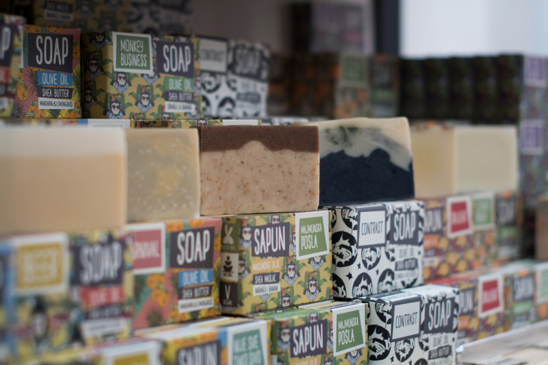 Pronađite najbolje božićne poklone uz super akcije trgovine Lokal! 