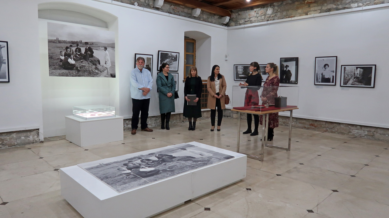 U Muzeju grada Šibenika otvorena izložba 'Svjetlopisi pod bosanskim nebom' livanjskog fotoamatera Mate Kaića 