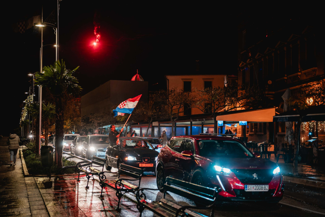Samba na vučnoj službi! Šibenik je u transu, pogledajte ludilo na ulicama nakon prolaska u polufinale
