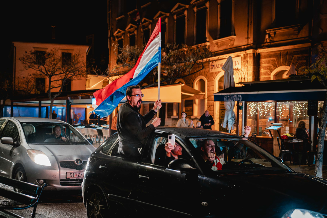 Samba na vučnoj službi! Šibenik je u transu, pogledajte ludilo na ulicama nakon prolaska u polufinale