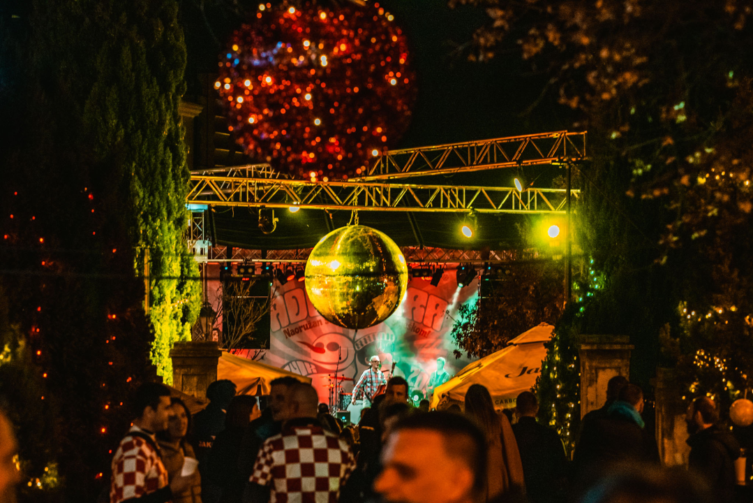 Plesno je bilo sinoć na Adventuri: Songkillersi isporučili svoju dozu funka