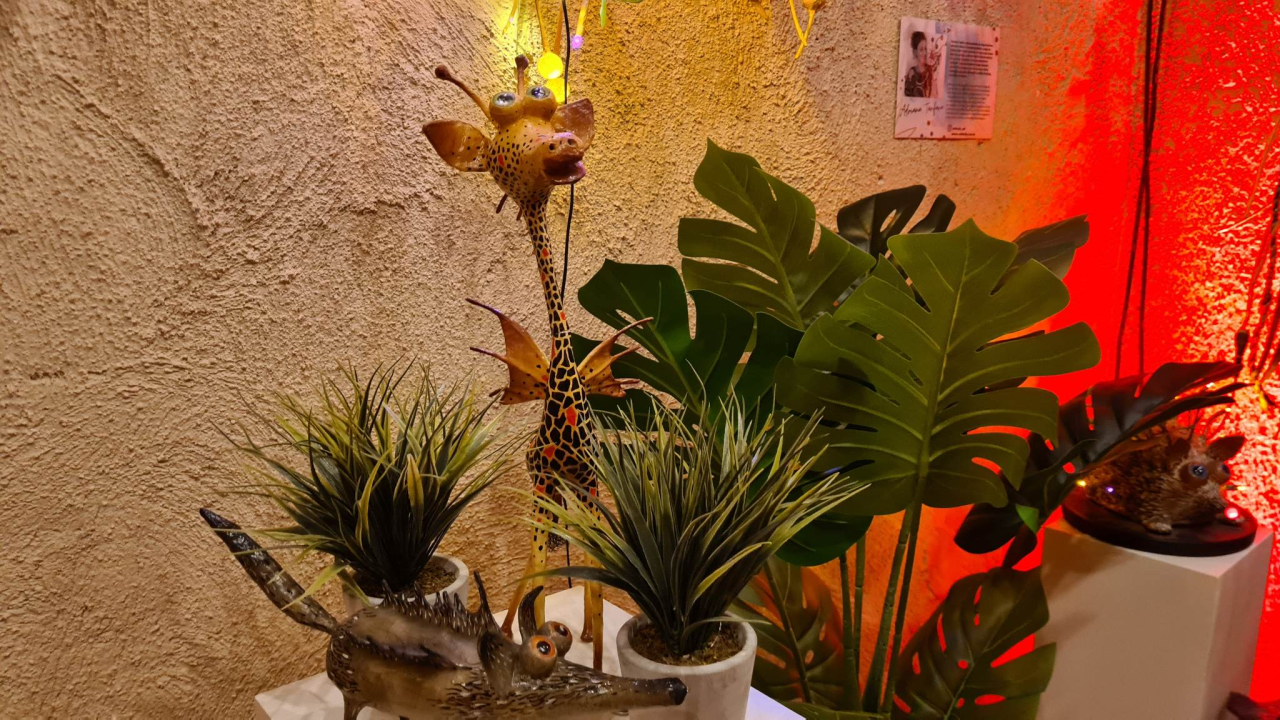 Prodajna izložba u čarobnom ambijentu: U Azimutu otvoren još jedan 'Božićni tinel' 