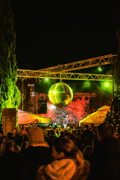 Plesno je bilo sinoć na Adventuri: Songkillersi isporučili svoju dozu funka