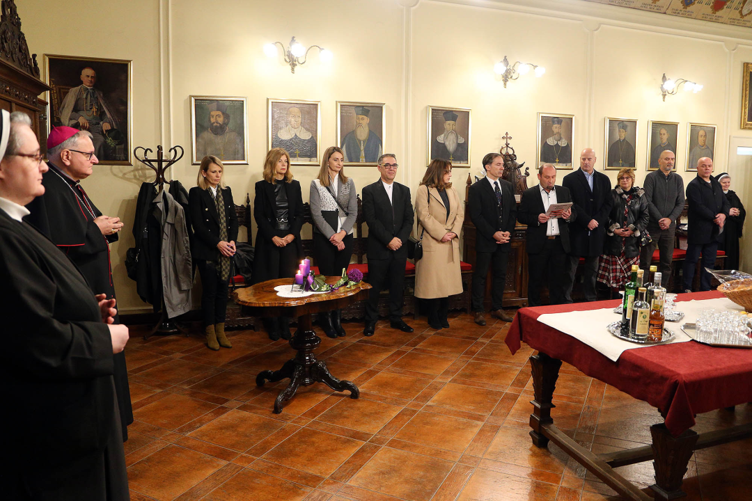 Biskup Rogić susreo se s ravnateljima obrazovnih ustanova