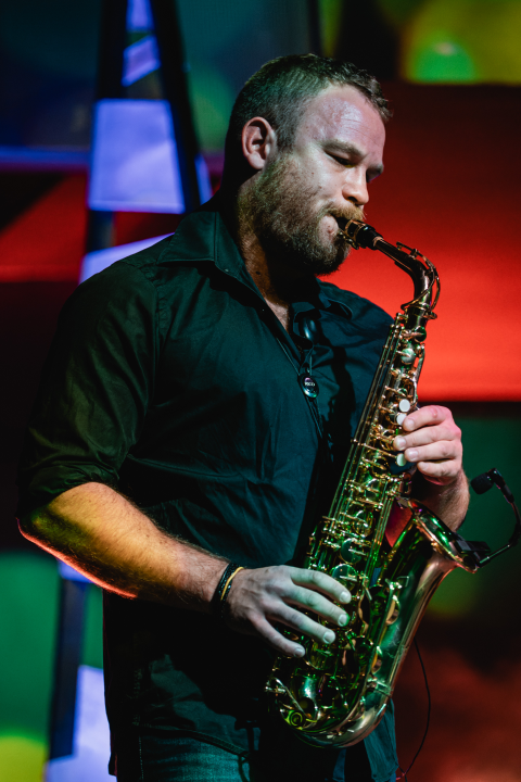 Boris Štok šarmirao i rasplesao, većinom žensku publiku u Arsenu