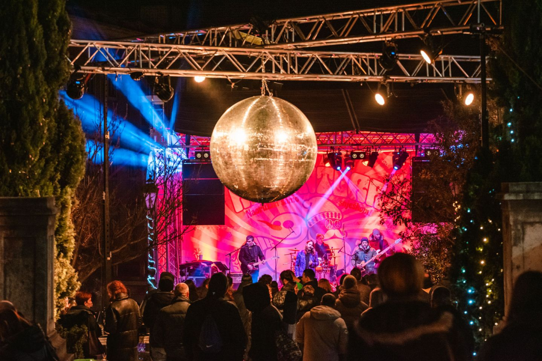 Absolut Beginners Bowijevim hitovima rasplesali Adventuriste