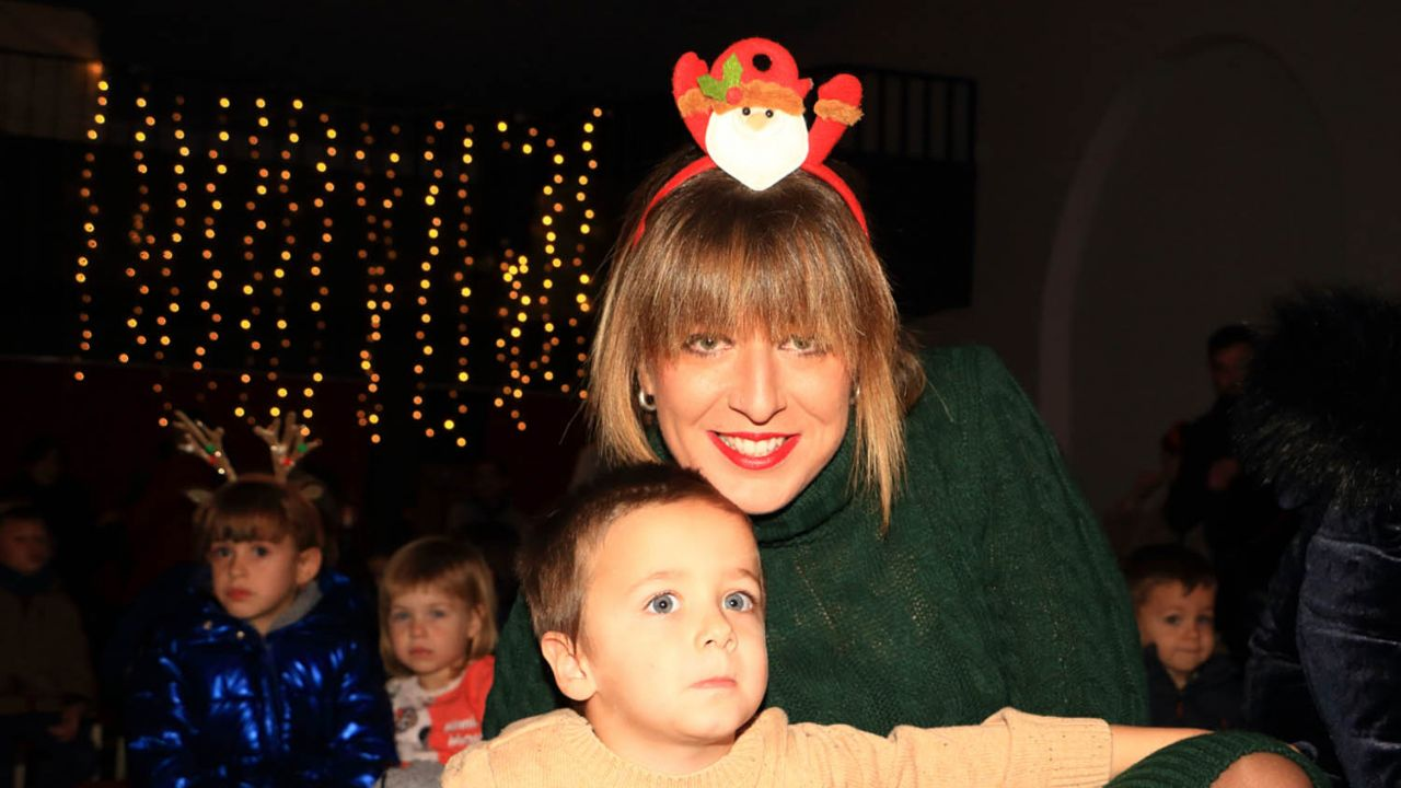 Klaun Šarenko i Djed Božićnjak razveselili djecu u Tisnom