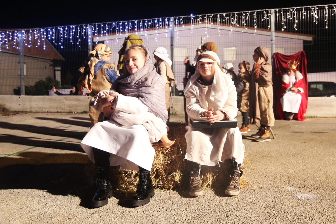 Žive jaslice u Jezerima u izvedbi malih Jezerana