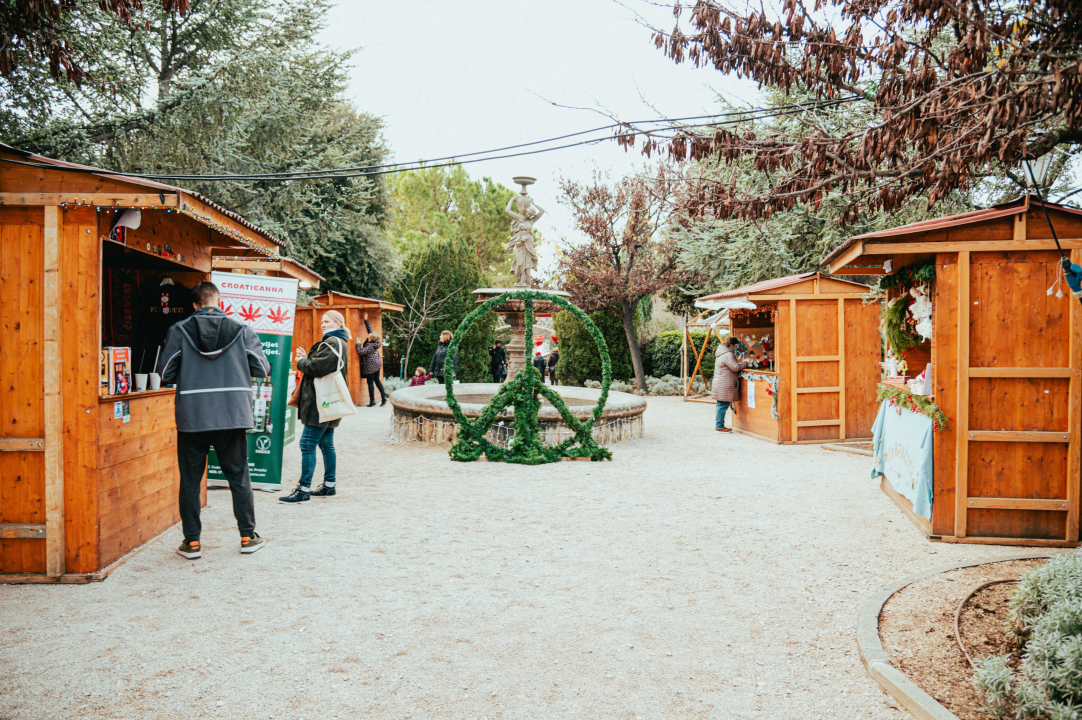 Adventurin Sajmić savršeno je mjesto za kupnju poklona, sve su izradili lokalni umjetnici i obrtnici