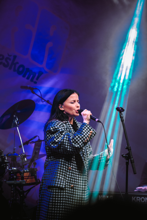 Vesna Pisarović dobrim starim hitovima oduševila Šibenčane