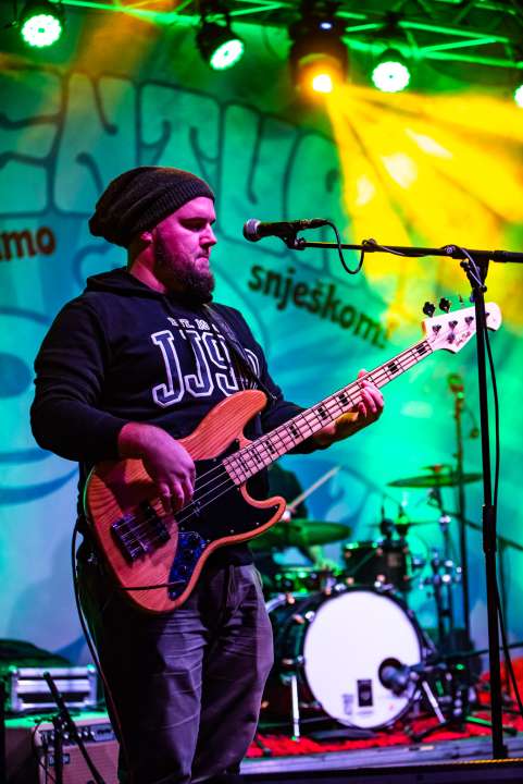 Šibenski band MaNu sinoć je bio zadužen za dobru zabavu u Đardinu