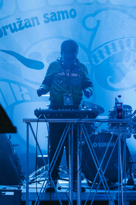 Desetogodišnja senzacija na Adventuri: DJ MichaelX rasplesao park tvrdim zvukom!