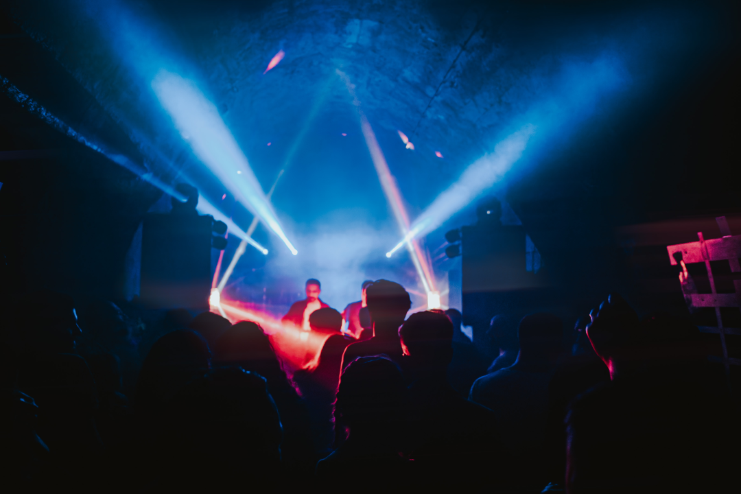 Rasplesana novogodišnja zabava u Tunelu uz milanski duo Modular Project