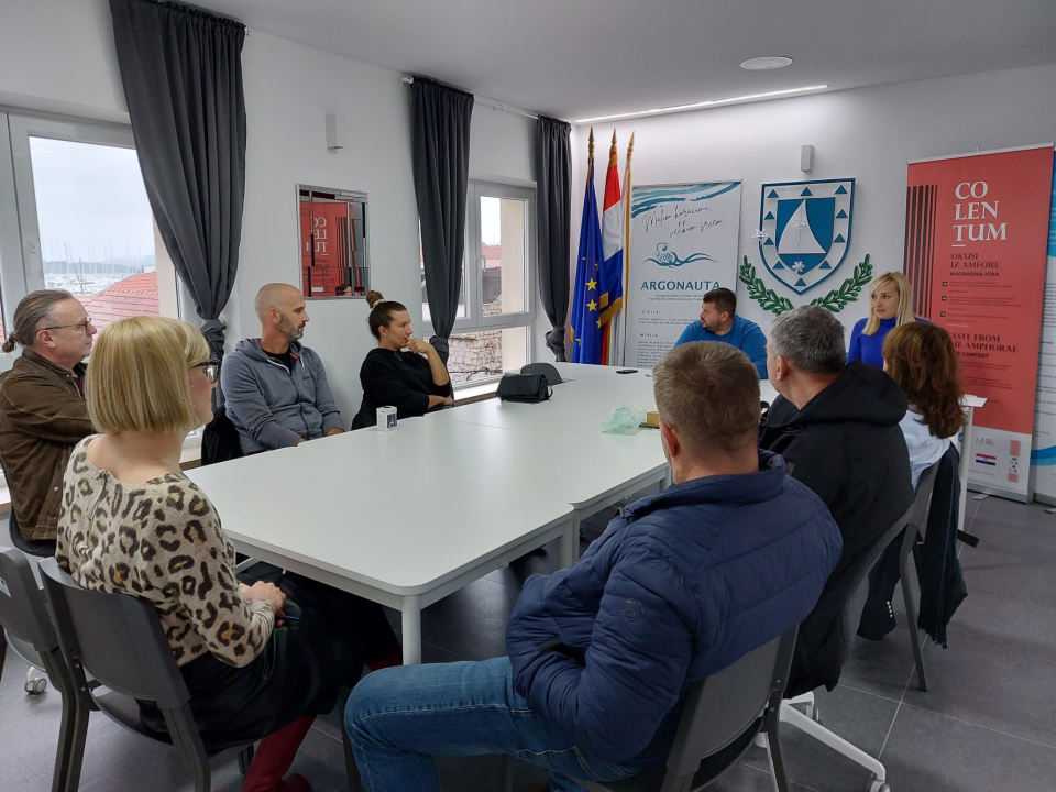 Murterske udruge potpisale ugovore s Općinom: 'Ovo mjesto živi od vas ljudi'