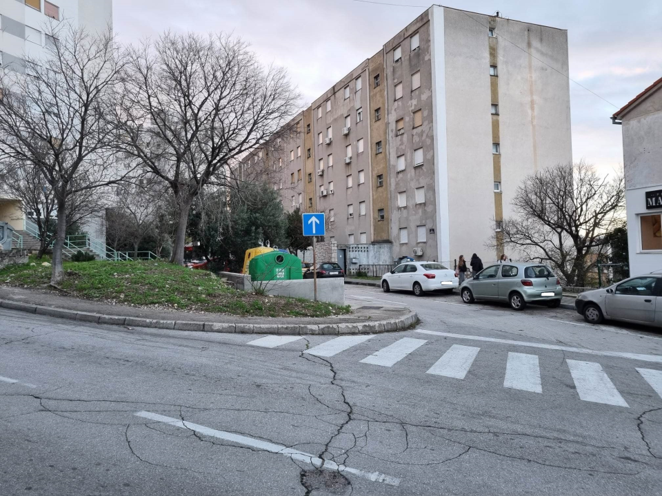 Šahtovi u Njivicama i na Njegoševu sanirani: Čekaju se još usporivači kraj škole    