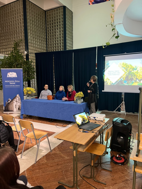 U povodu Dana mimoza i Nacionalnog dana borbe protiv karcinoma vrata maternice održana tribina u Medicinskoj školi 