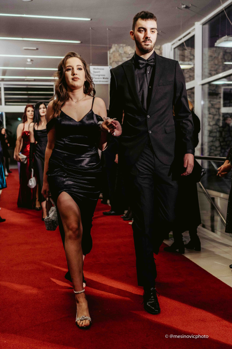 Učenici Ekonomske škole zablistali na maturalnom plesu u Vodicama (2)