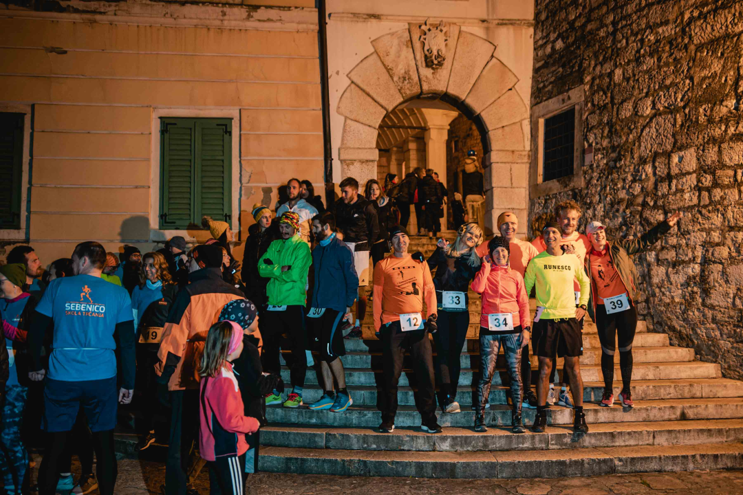 Učenici u muzeju pjevali Lukačića i predstavili šibenske galete dok su trkači ‘Zagrlili grad’