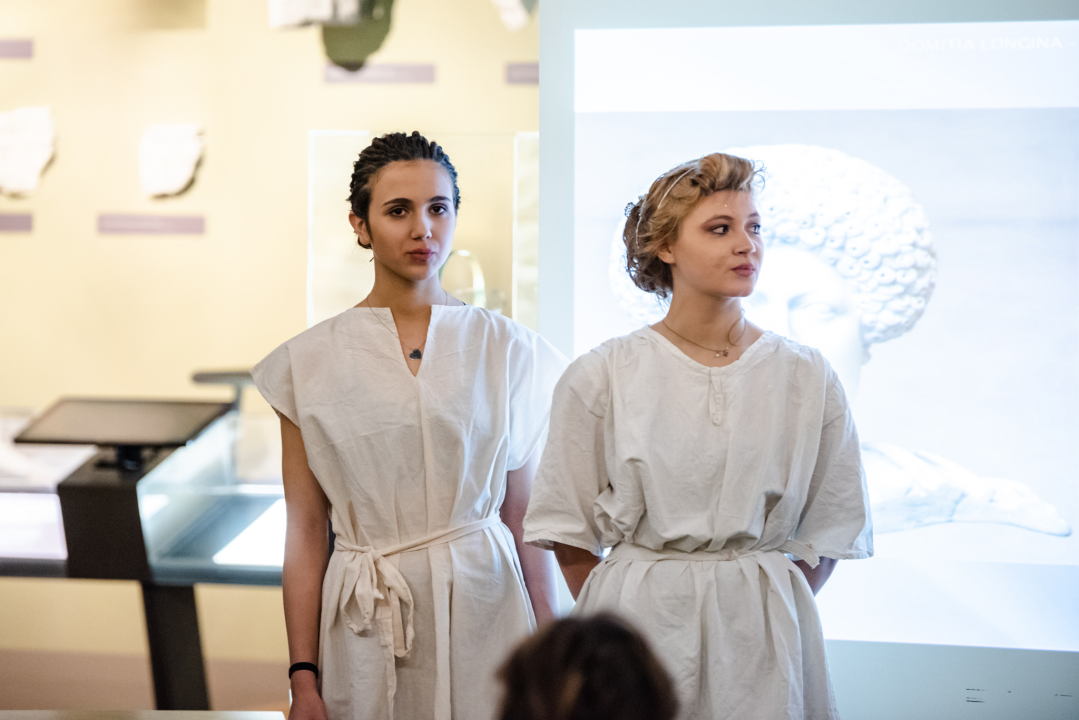 Noć muzeja u Šibeniku: Antikom inspirirane frizure!